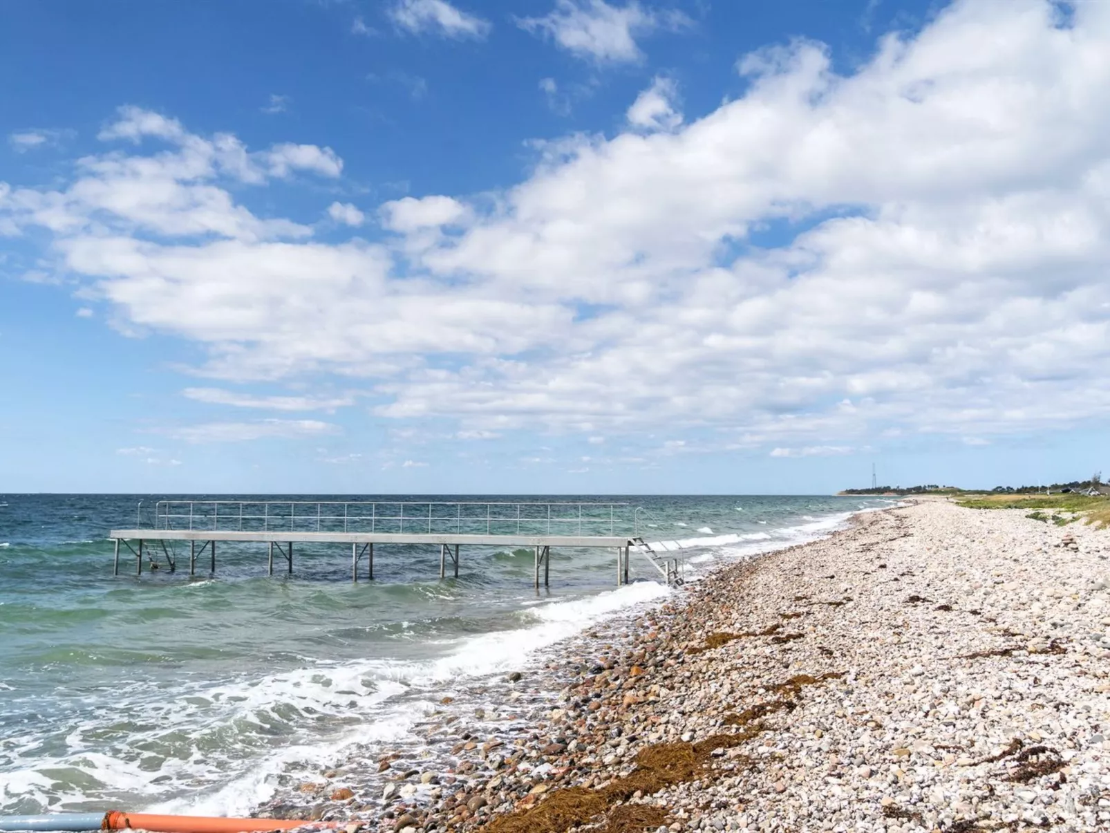 "Henrik" - 100m from the sea-Buiten