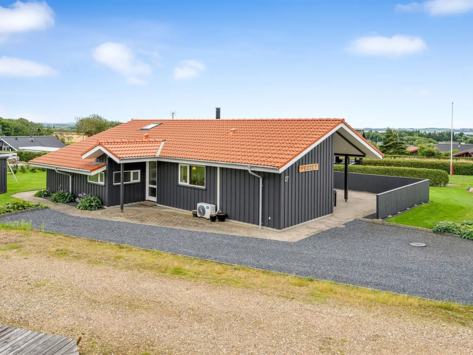 "Malila" - 400m to the fjord-Buiten