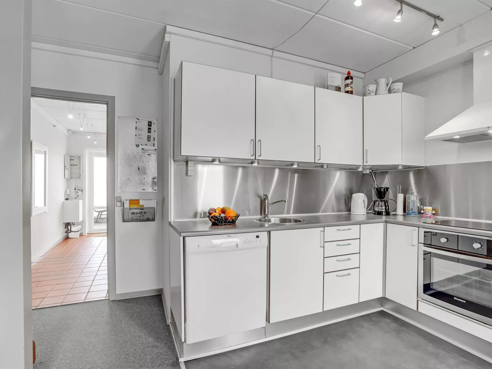 "Efraima" - 1.7km from the sea-Binnen