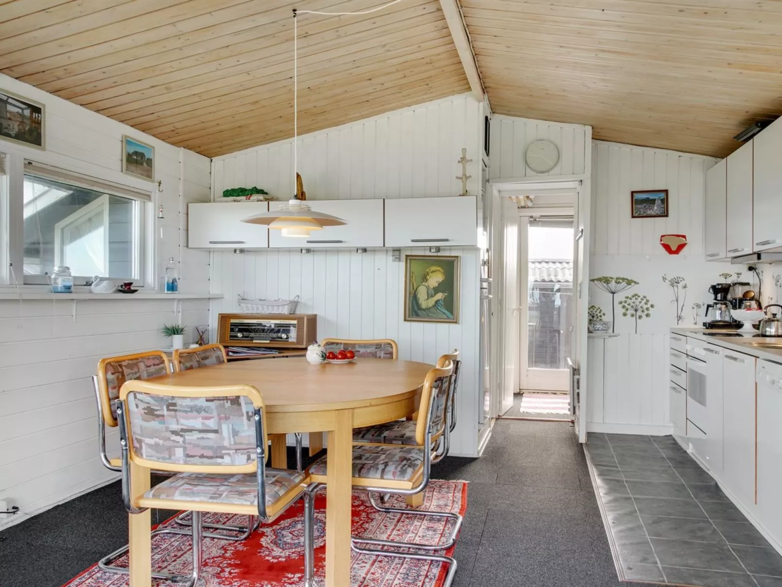 "Miroslava" - 140m from the sea-Binnen