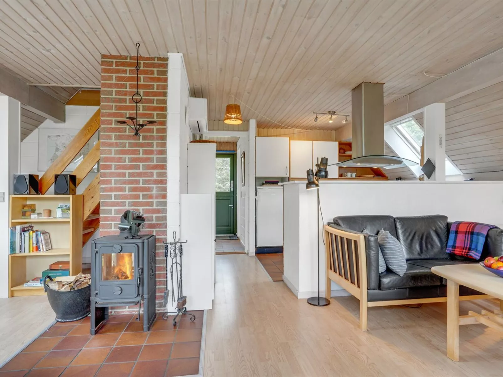 "Valo" - 400m to the fjord-Binnen