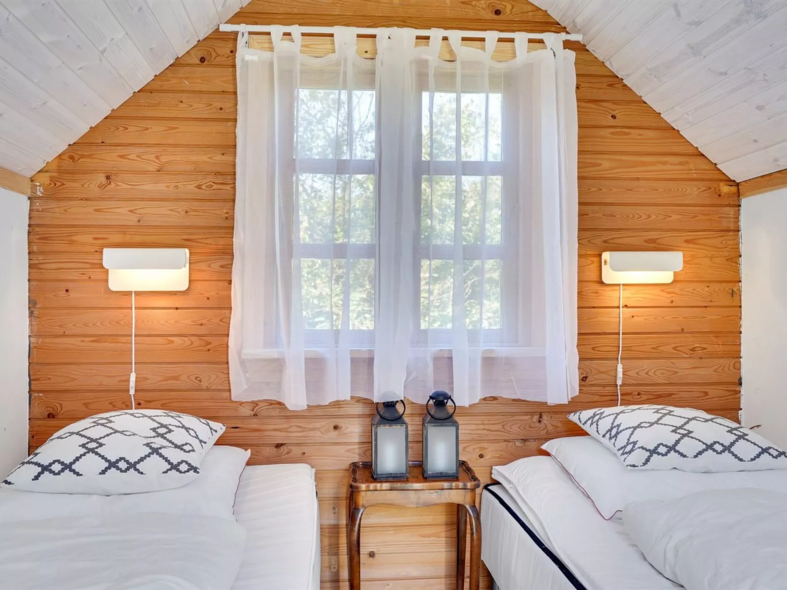 "Tomine" - 500m to the fjord-Binnen