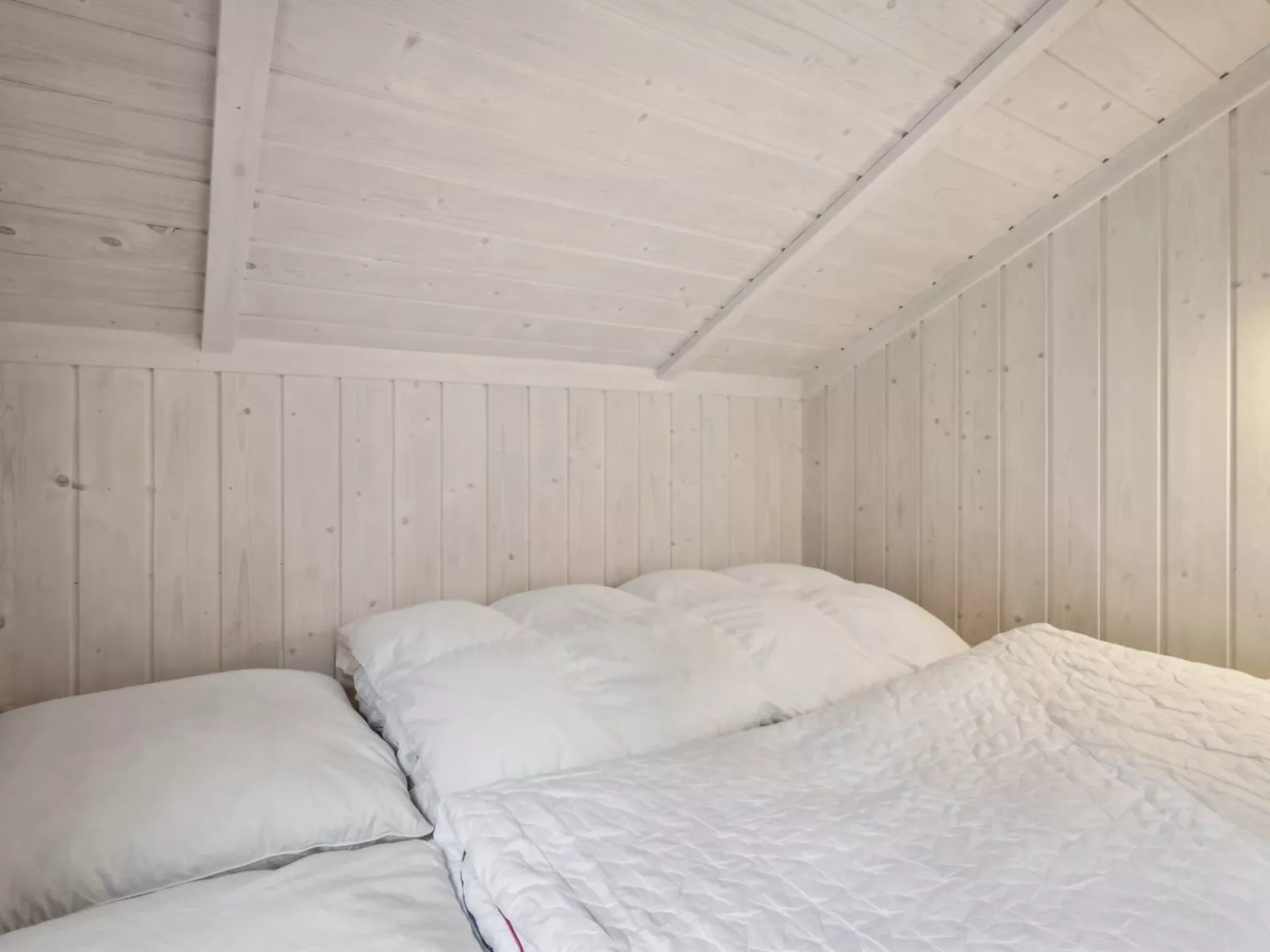 "Alaine" - 850m from the sea-Binnen