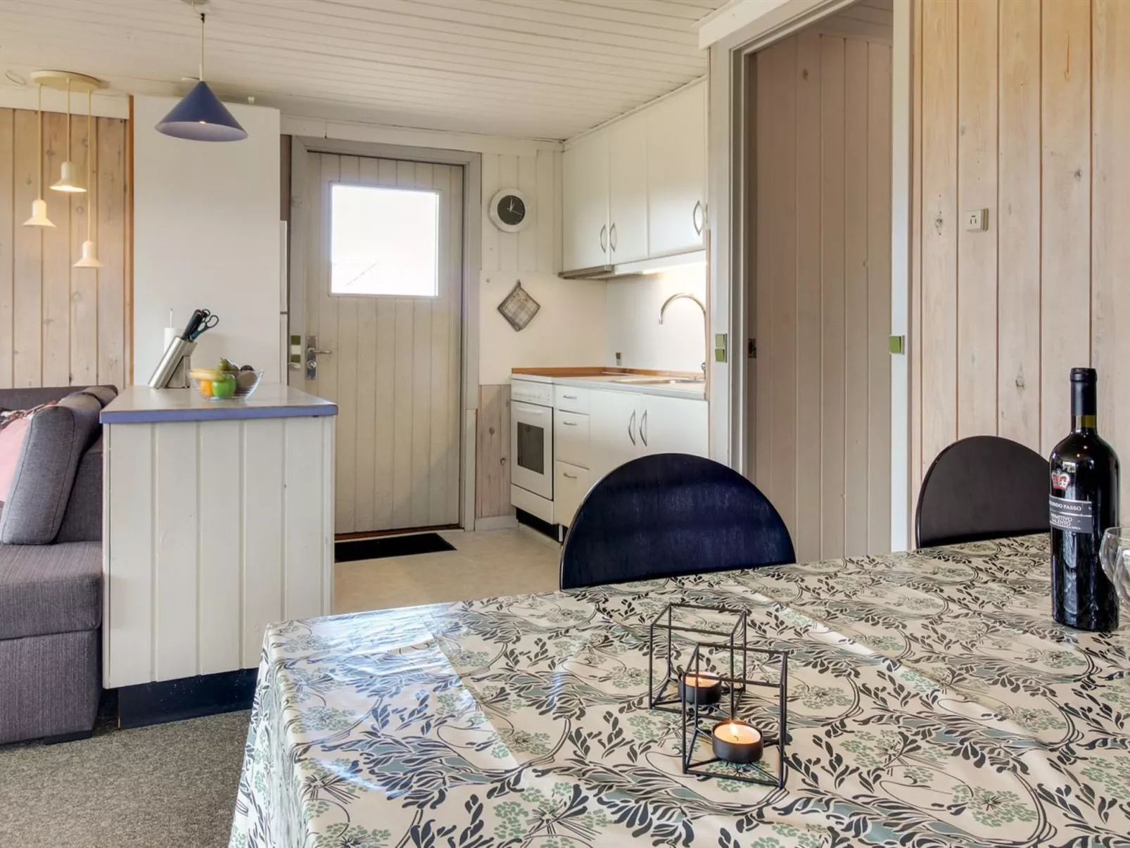 "Babo" -  from the sea-Binnen