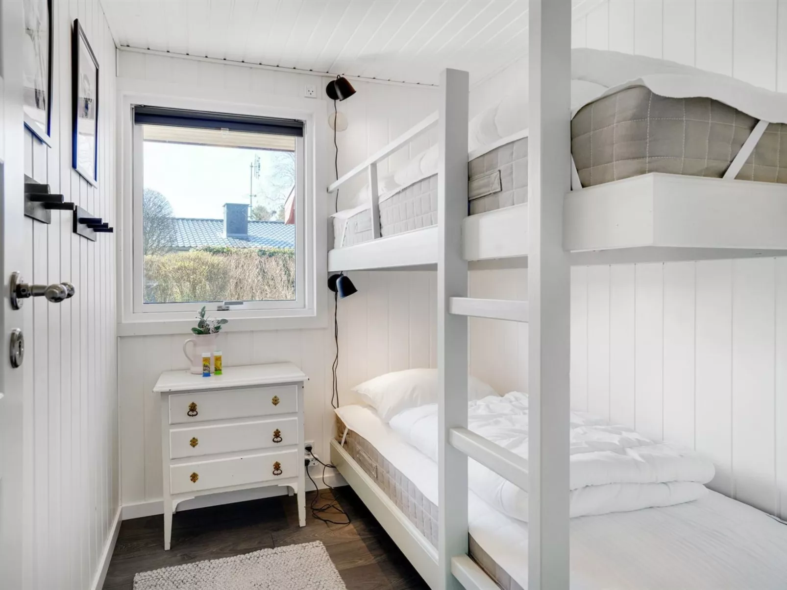 "Sveina" - 600m from the sea-Binnen