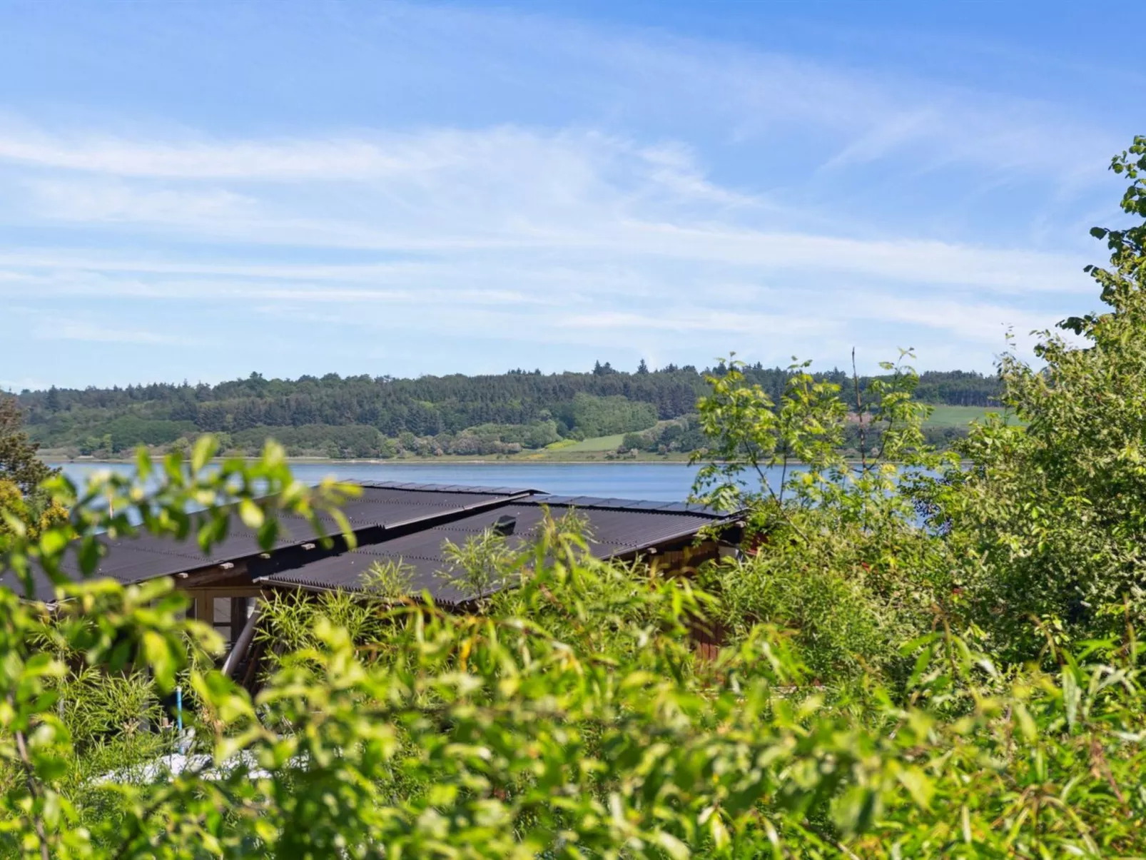 "Self" - 400m to the fjord-Buiten