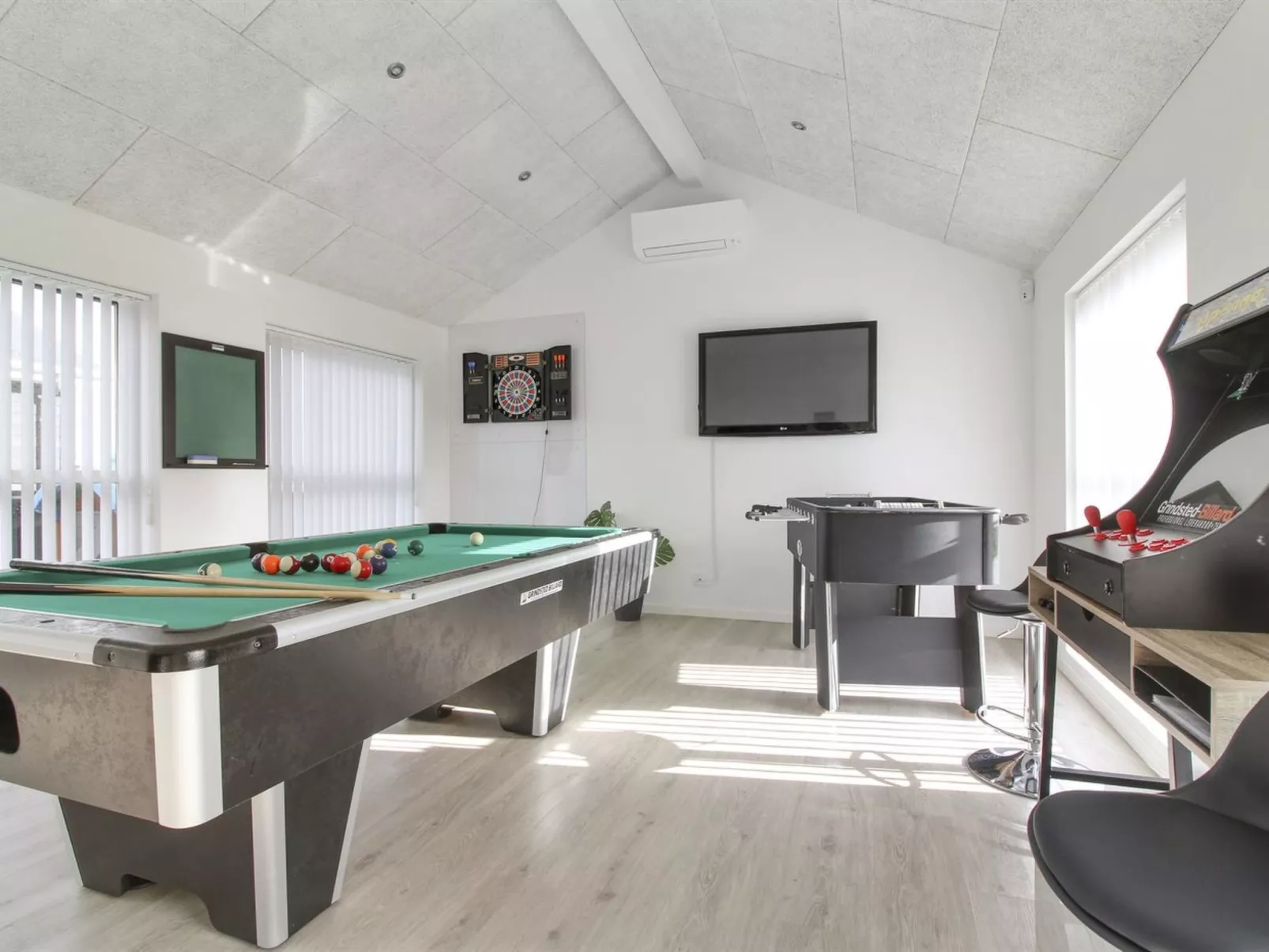 "Dwerg" - 1.5km from the sea-Binnen