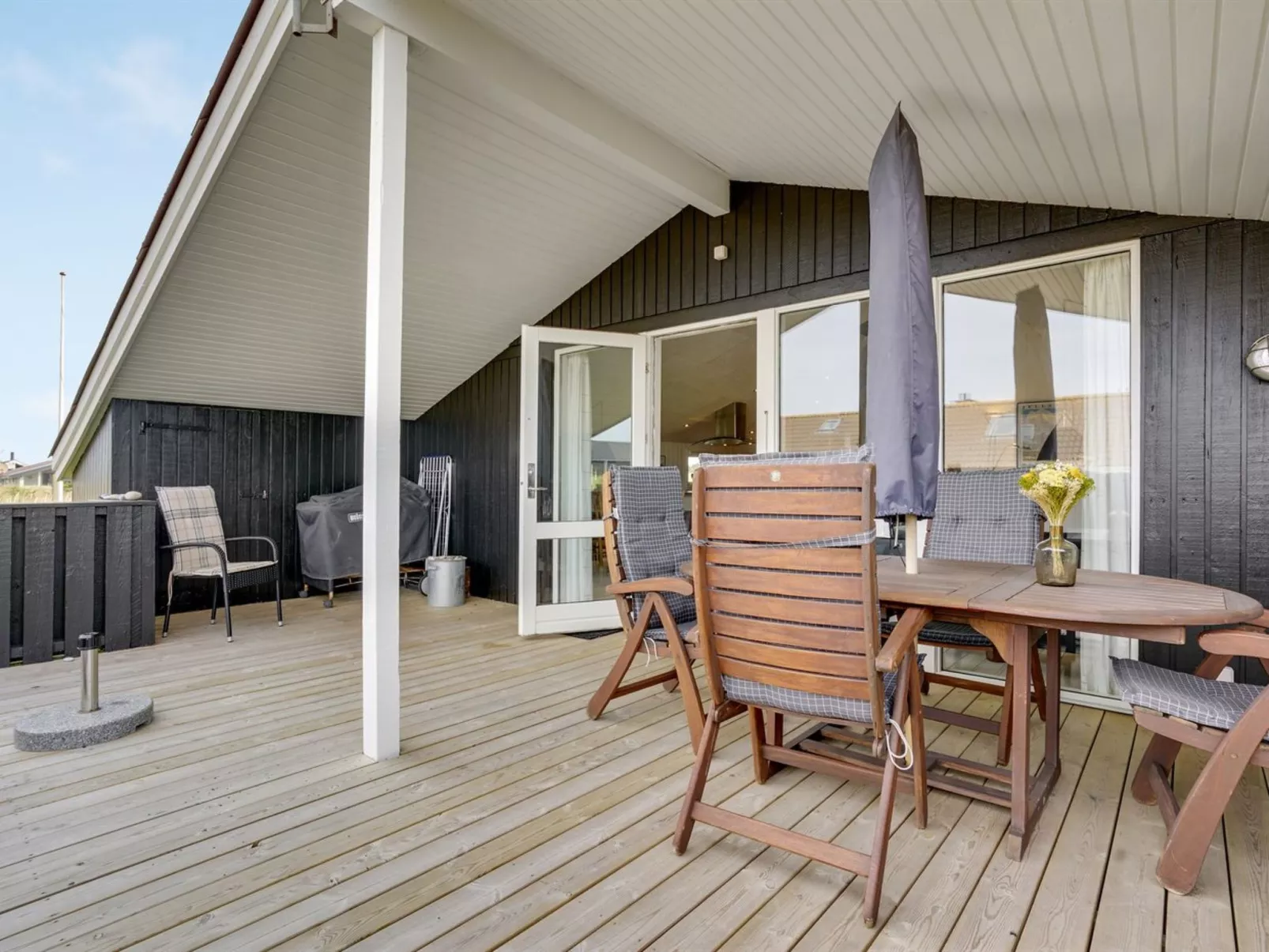 "Apolonia" -  from the sea-Buiten