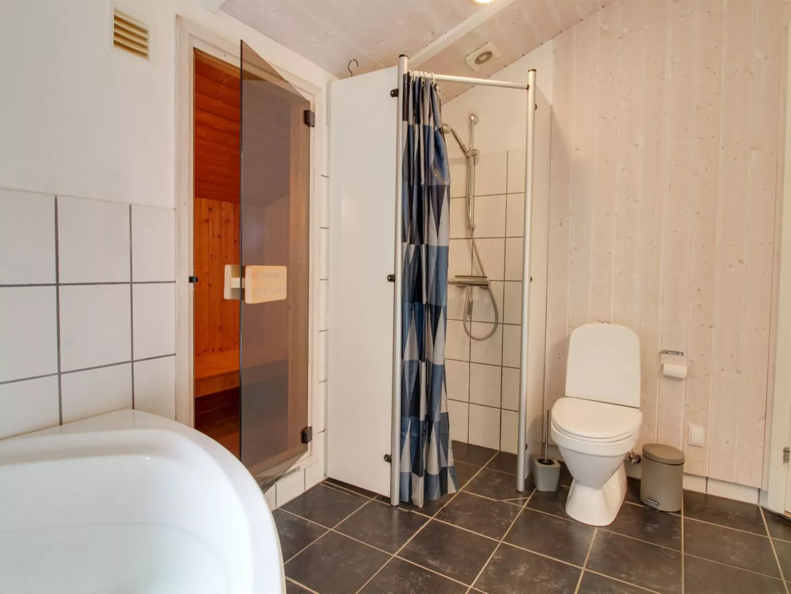 "Arvi" - 30km from the sea-Binnen