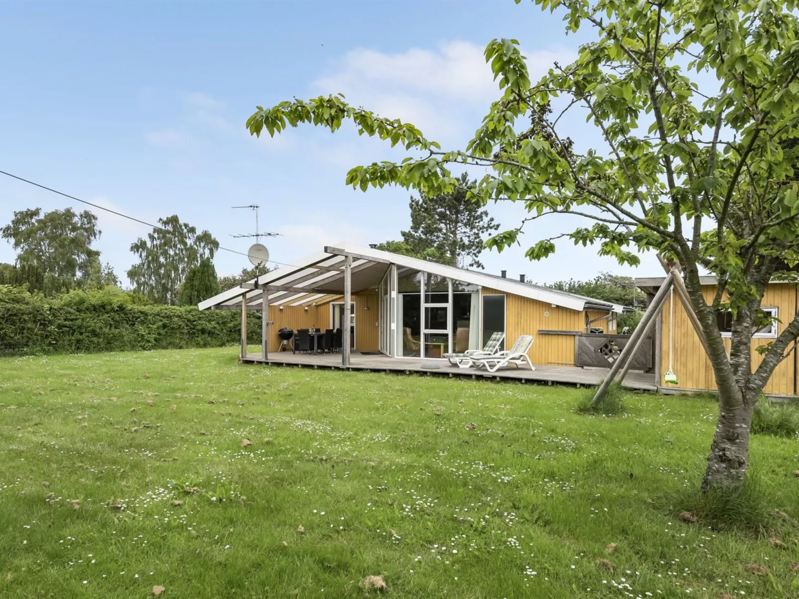 "Virpi" - 400m from the sea-Buiten