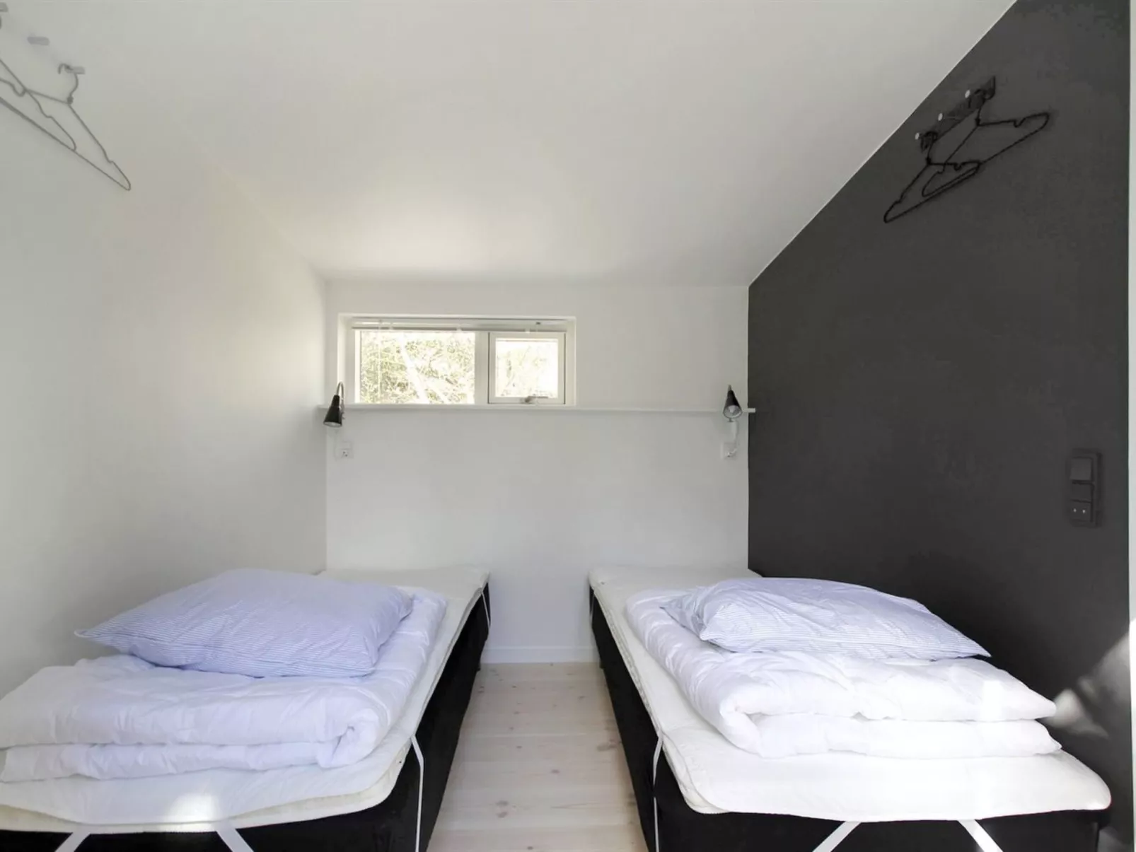 "Evert" - 250m from the sea-Binnen