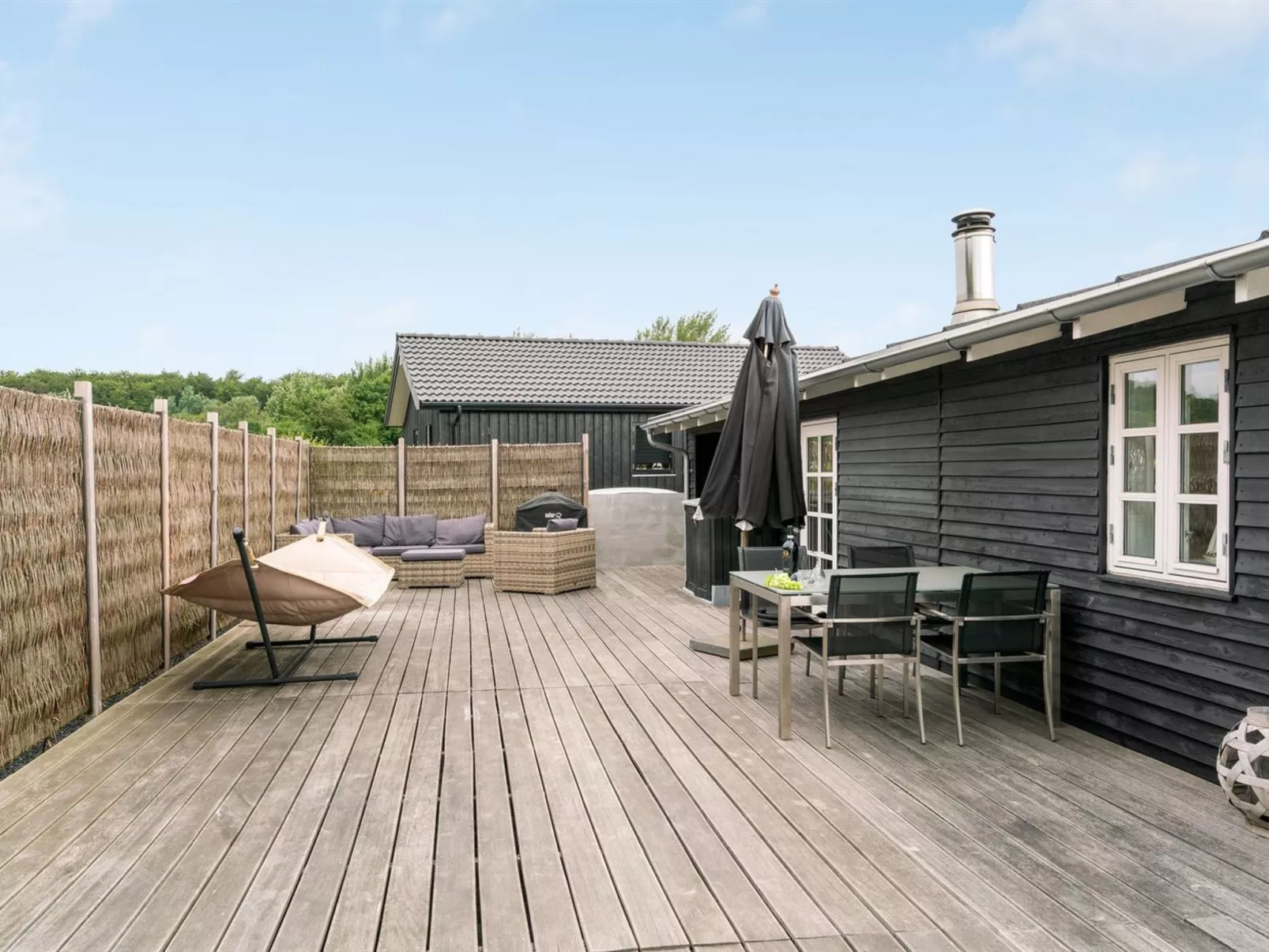 "Gunlef" - 50m from the sea-Buiten