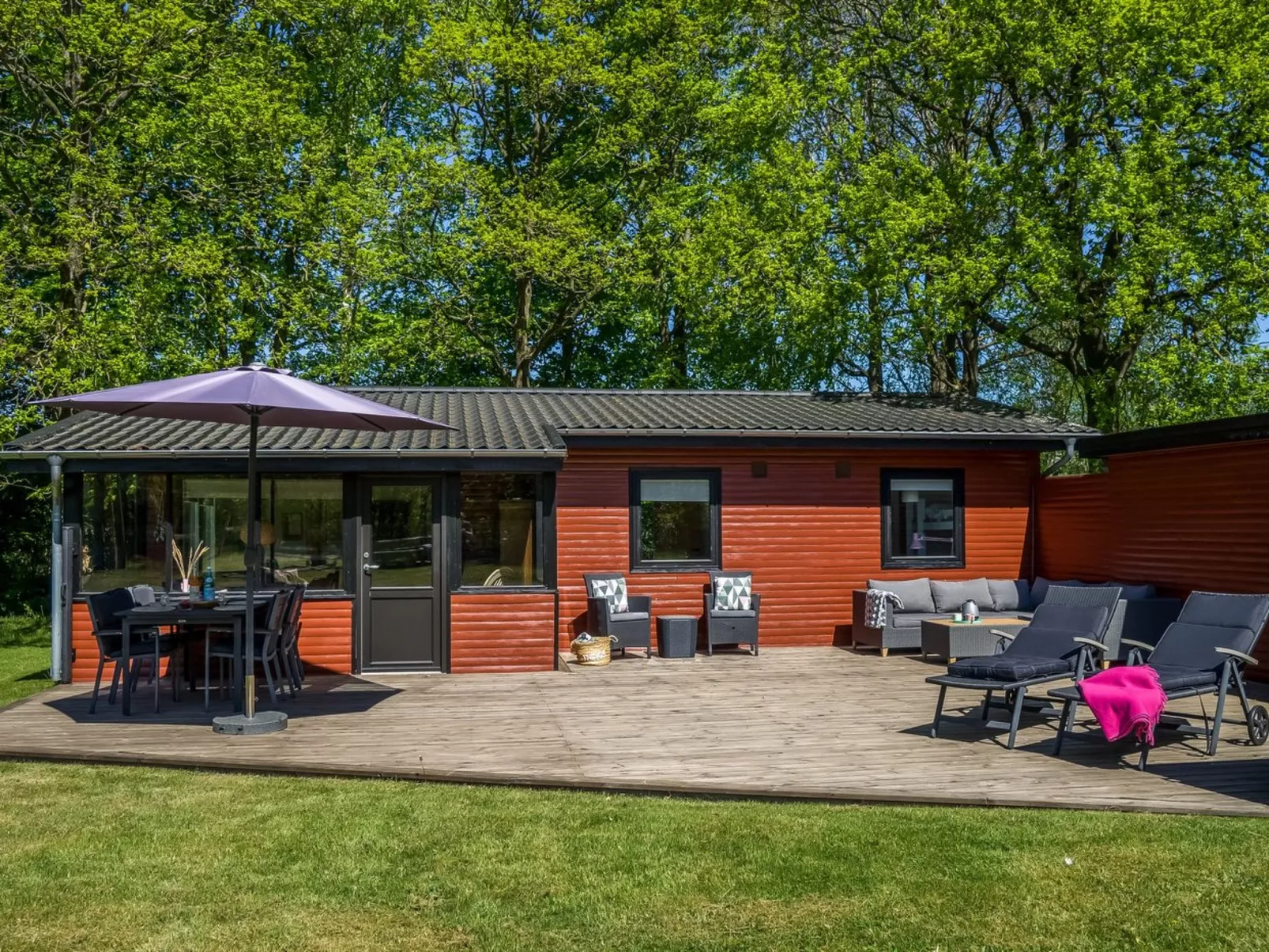 "Elmina" -  from the sea-Buiten