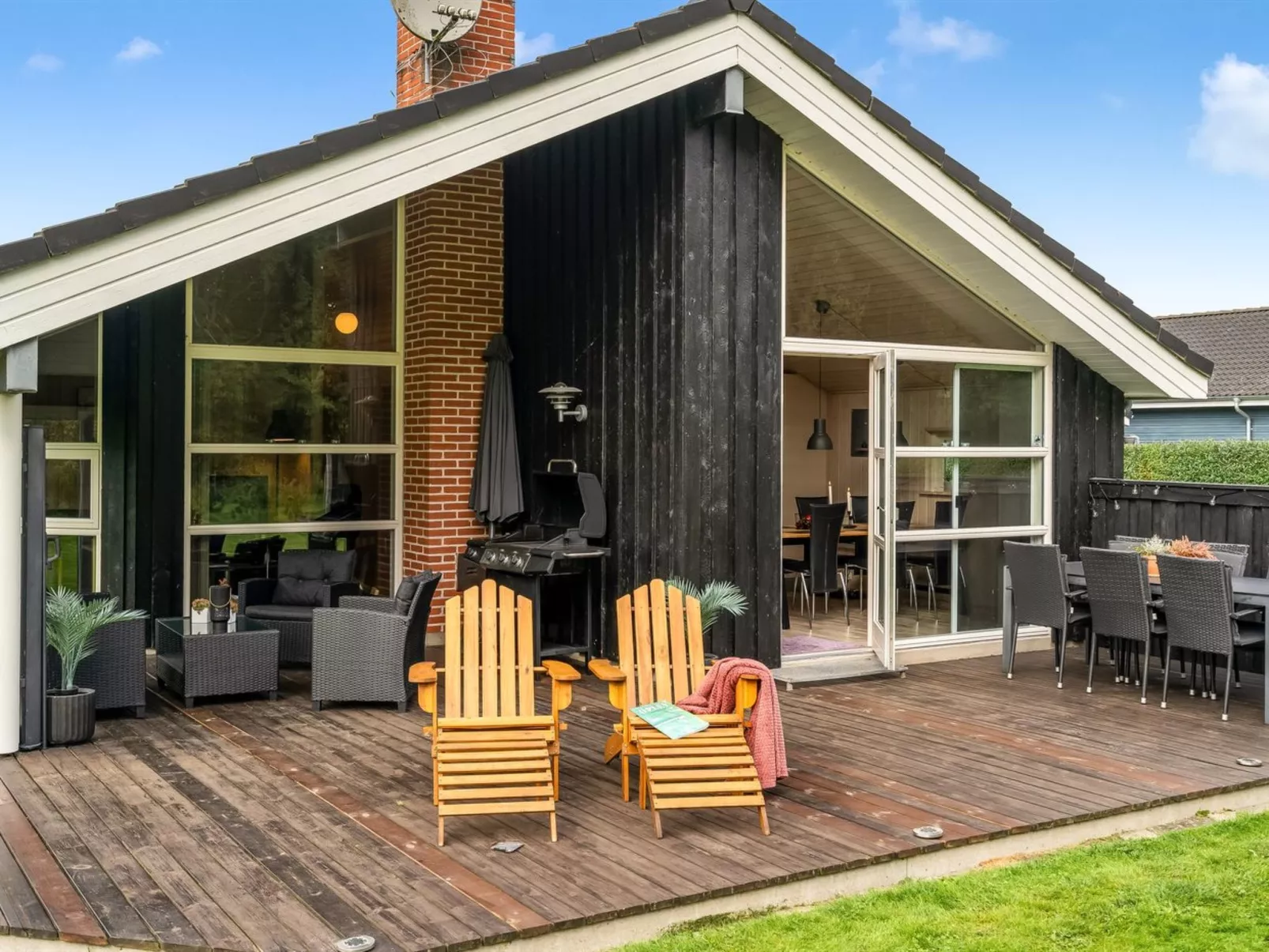 "Femke" - 250m to the fjord-Buiten