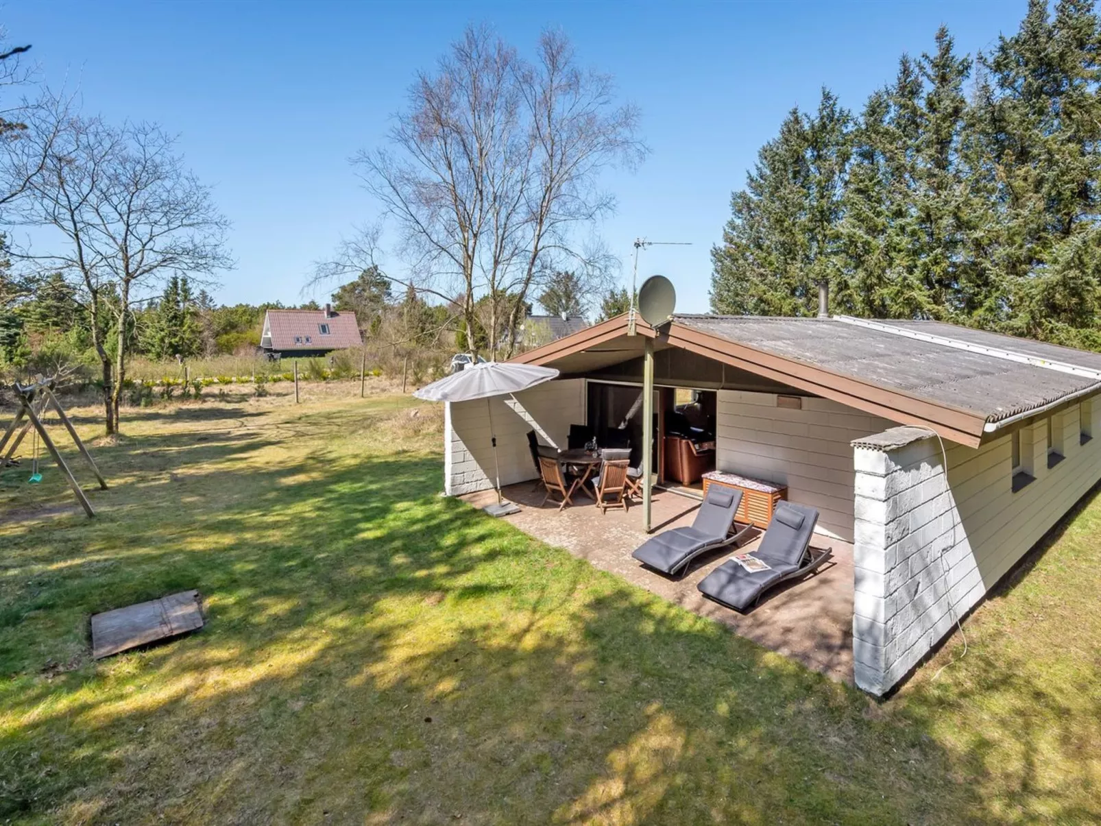 "Agna" - 700m to the fjord-Buiten