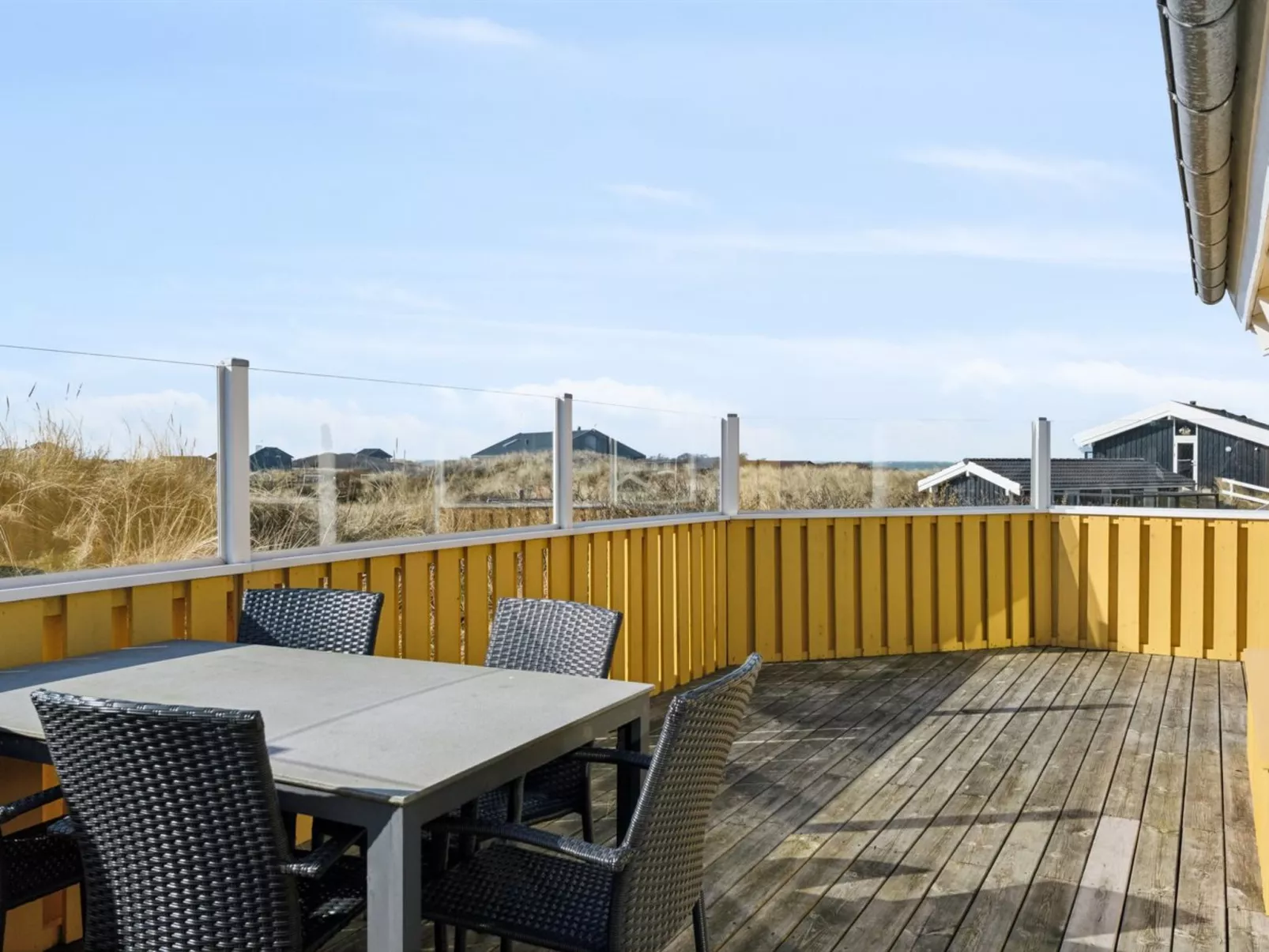 "Bjarni" - 239m from the sea-Buiten