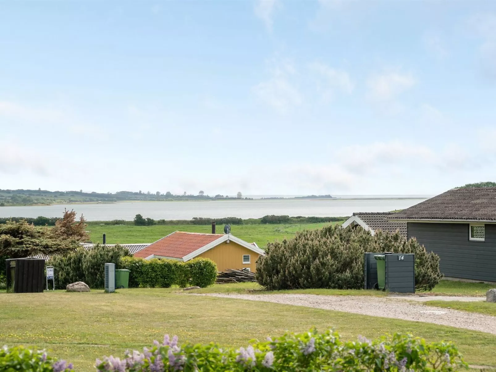 "Ginnie" - 300m from the sea-Buiten