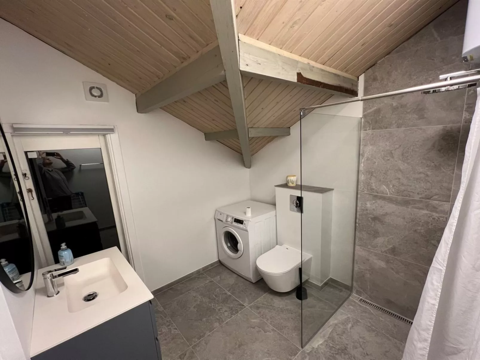 "Iskra" - 900m from the sea-Binnen