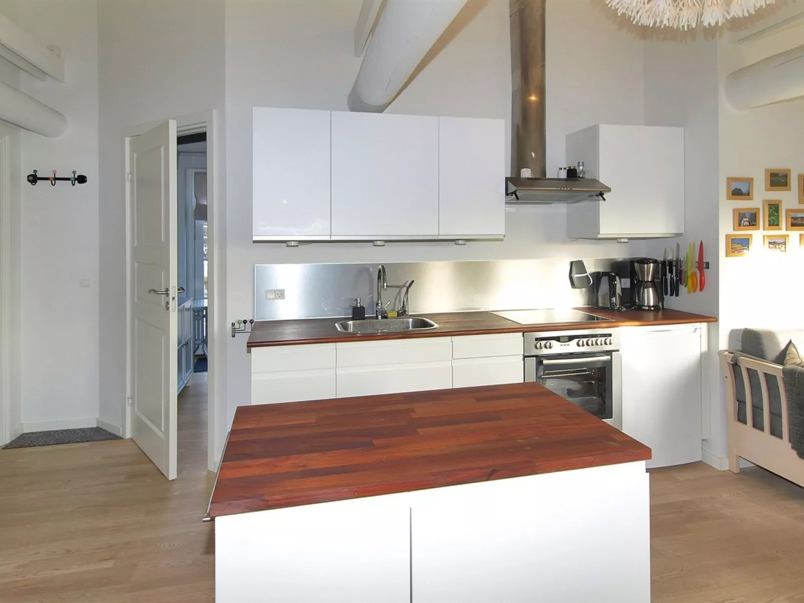 "Manfred" - 6km from the sea-Binnen