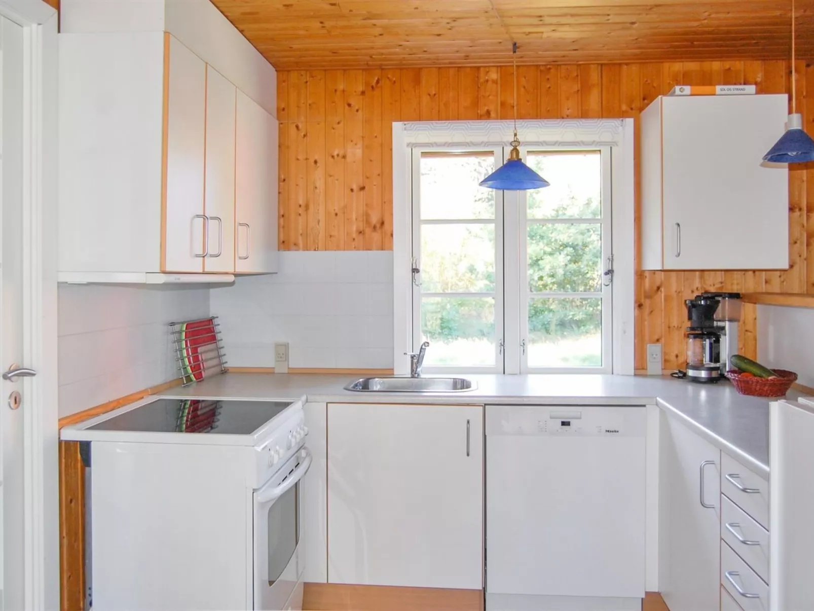 "Ulla" - 300m from the sea-Binnen