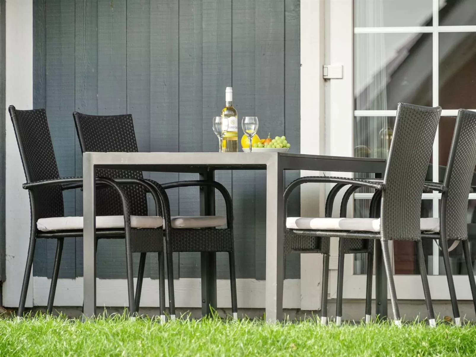 "Babette" - 75m to the fjord-Buiten