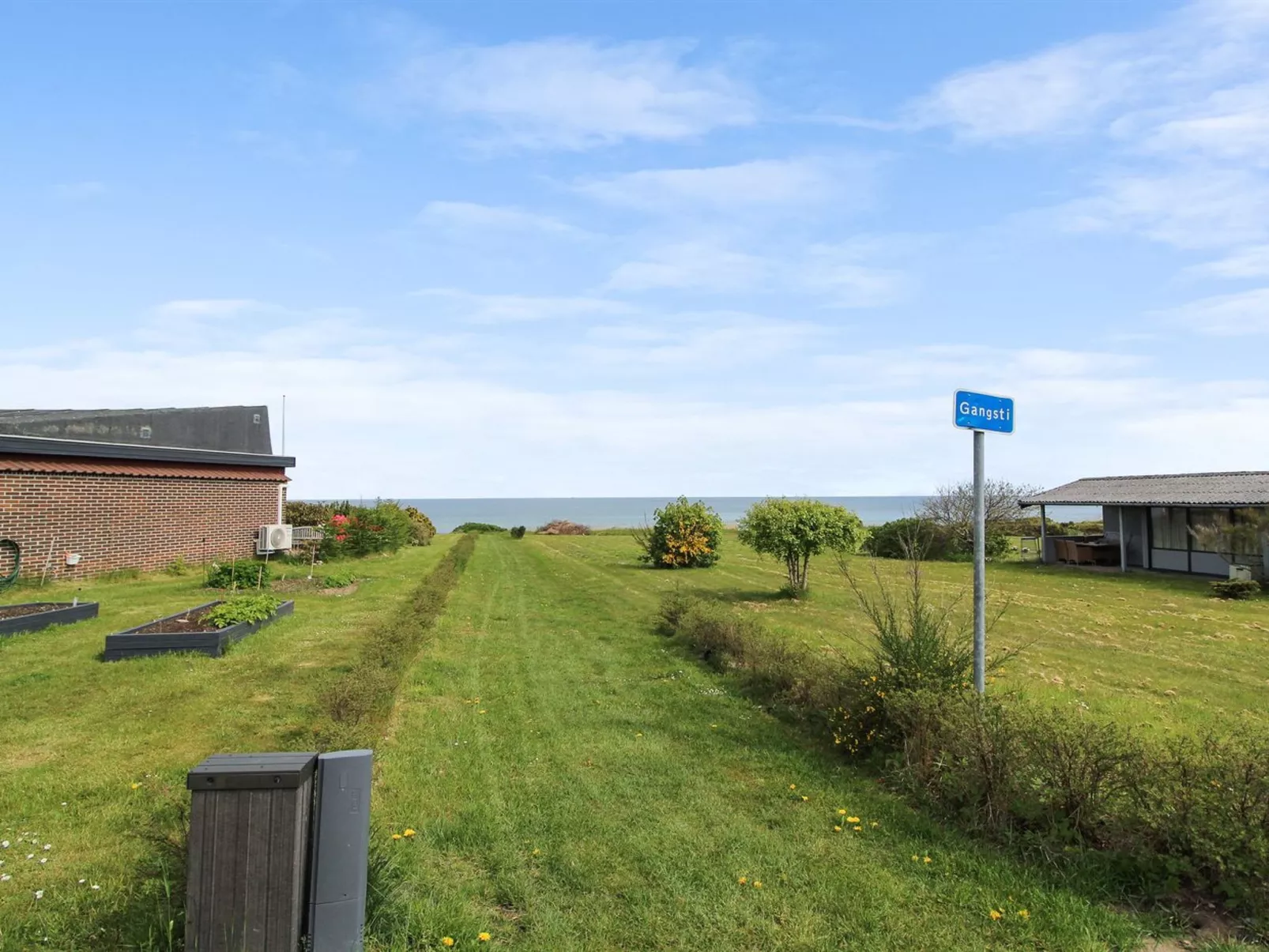 "Kiowa" - 100m from the sea-Buiten