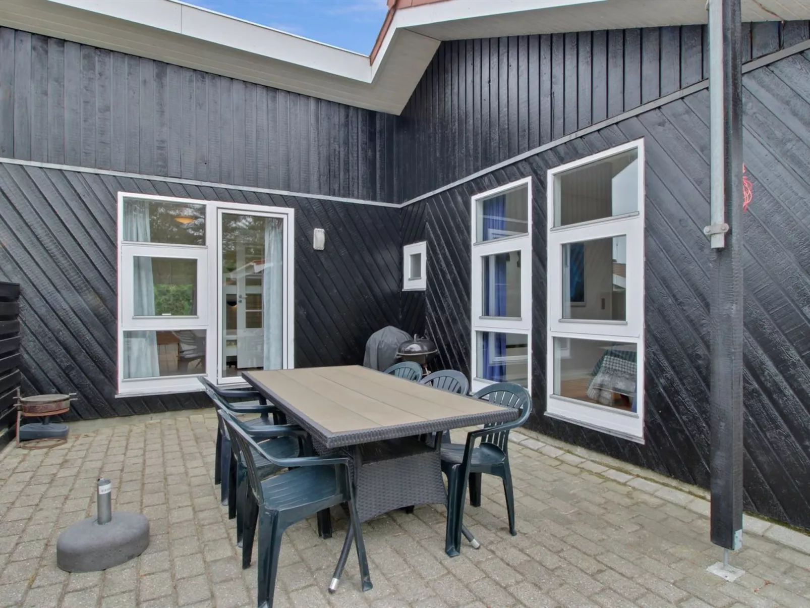 "Flora" - 150m from the sea-Buiten