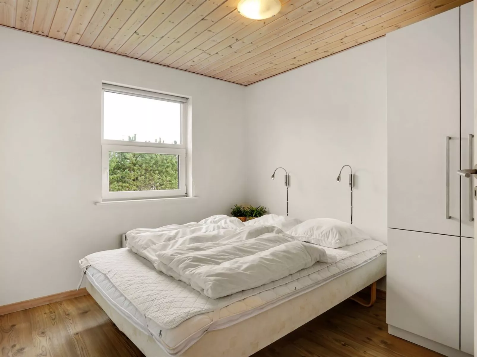 "Lirim" - 50m from the sea-Binnen