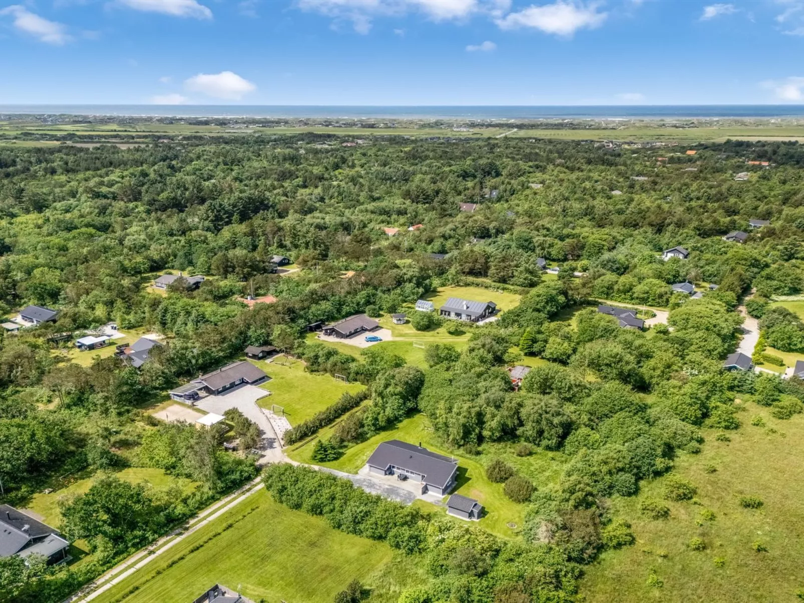 "Karlsefni" - 600m to the fjord-Buiten