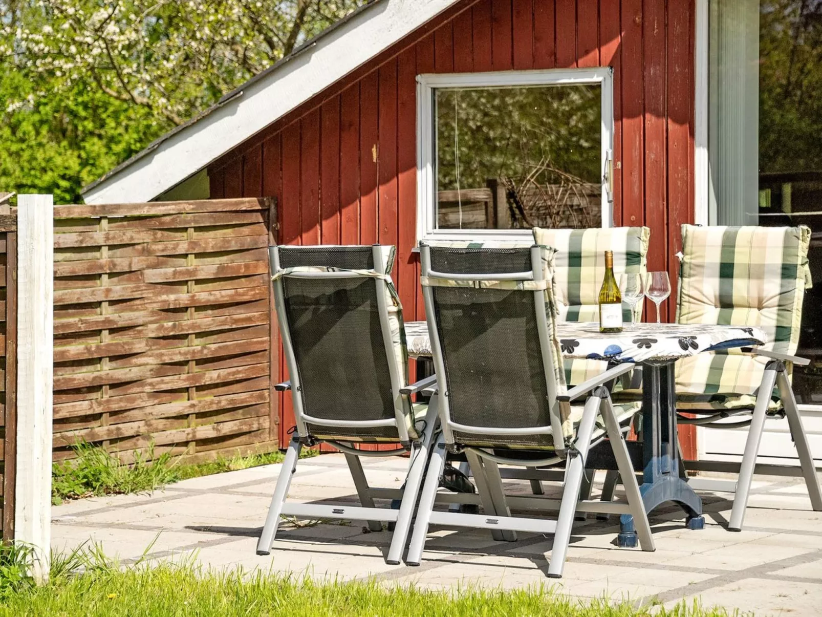 "Henna" - 550m to the fjord-Buiten