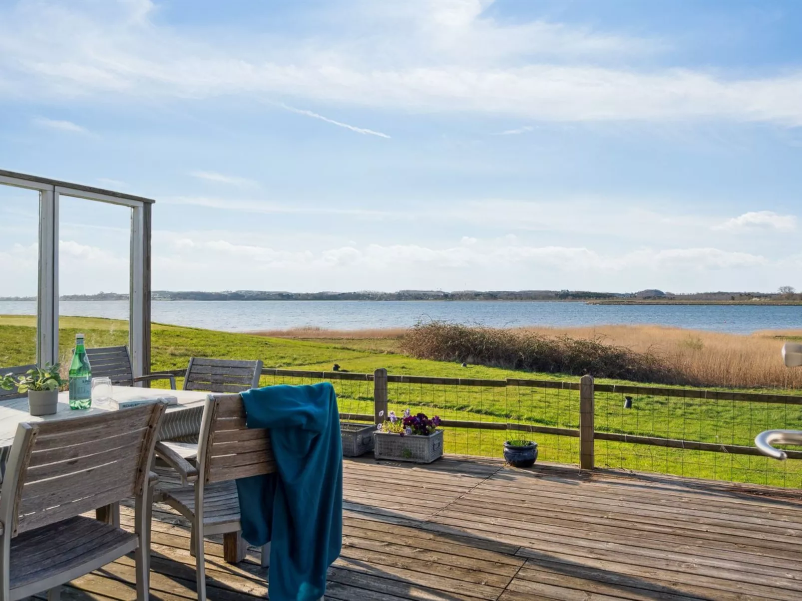 "Velika" - 25m to the fjord-Buiten