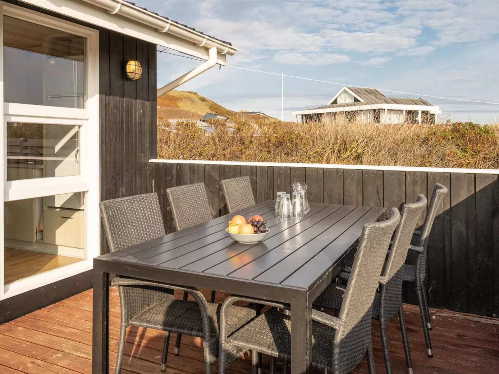 "Hroswitha" - 100m from the sea-Buiten