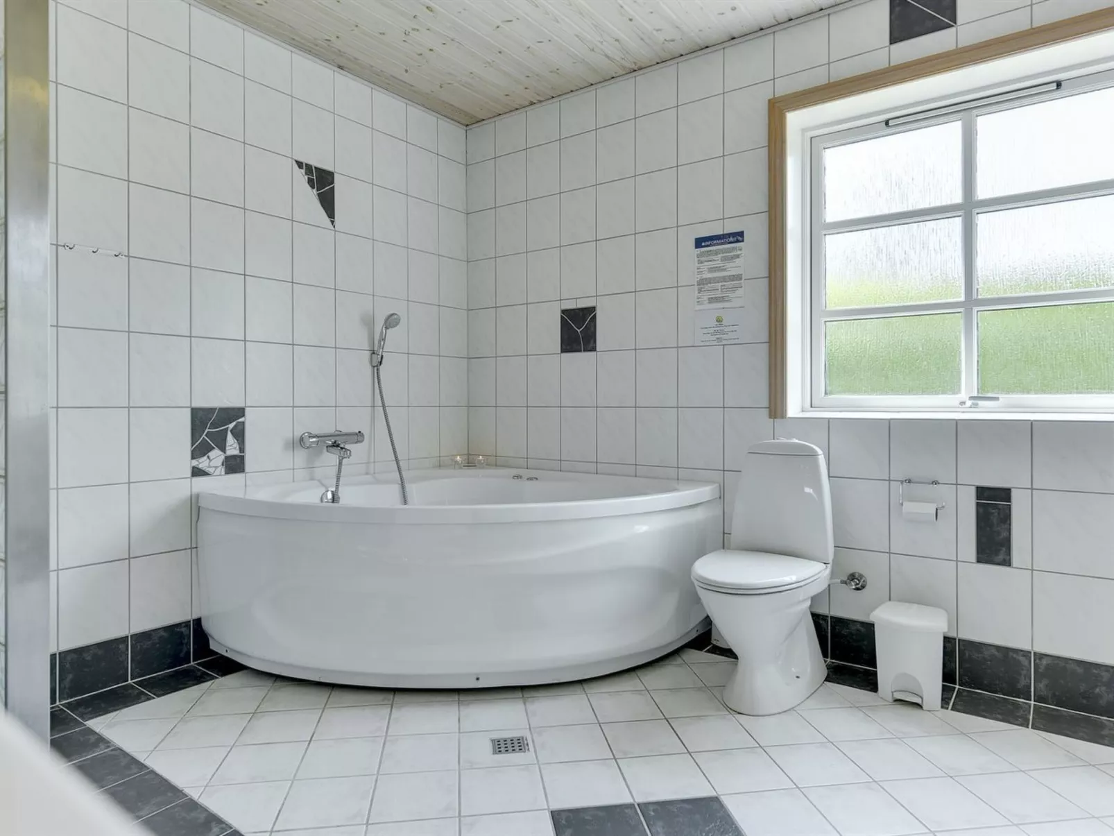 "Fenja" - 500m to the fjord-Binnen