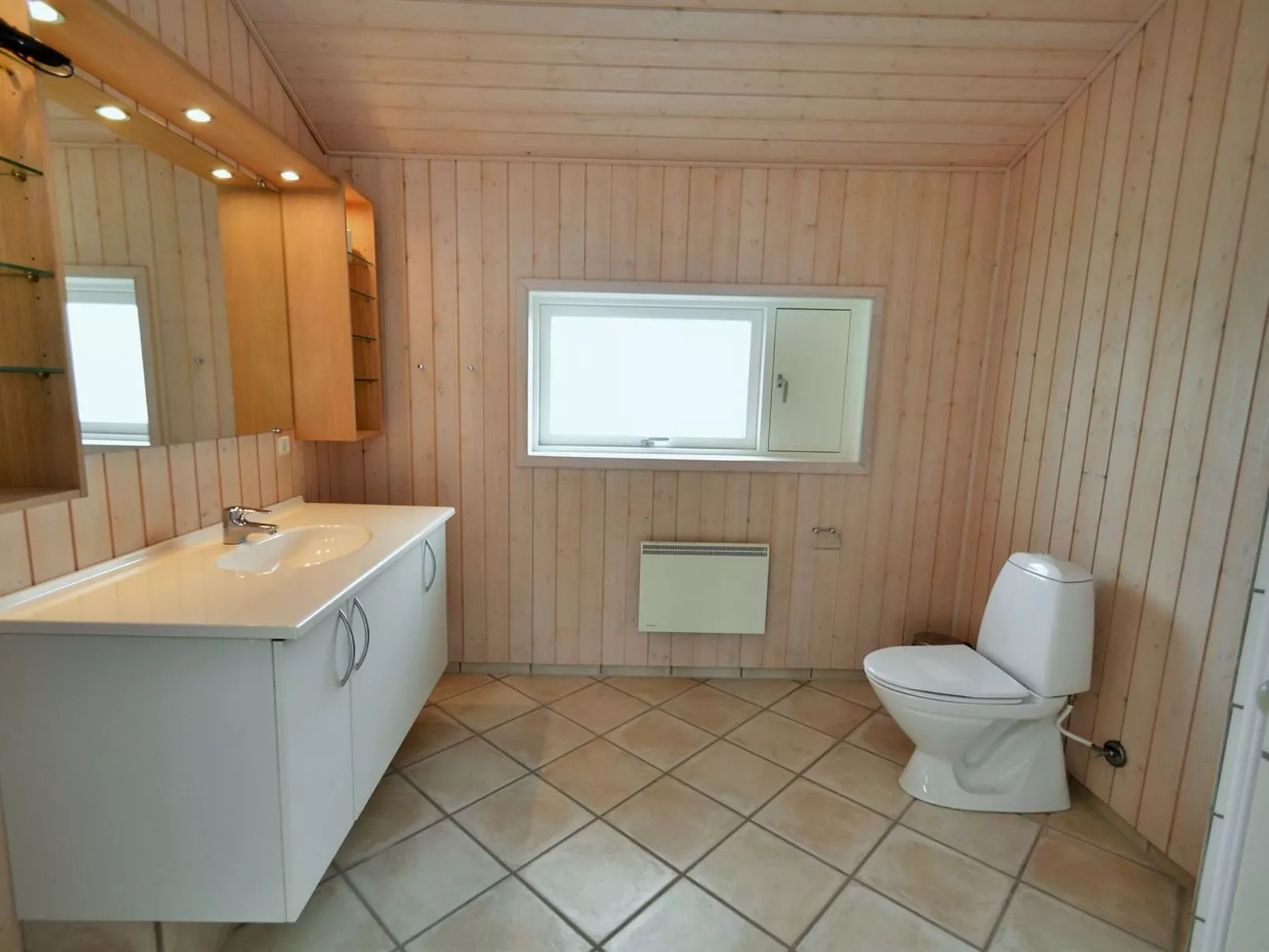 "Hadar" - 100m from the sea-Binnen