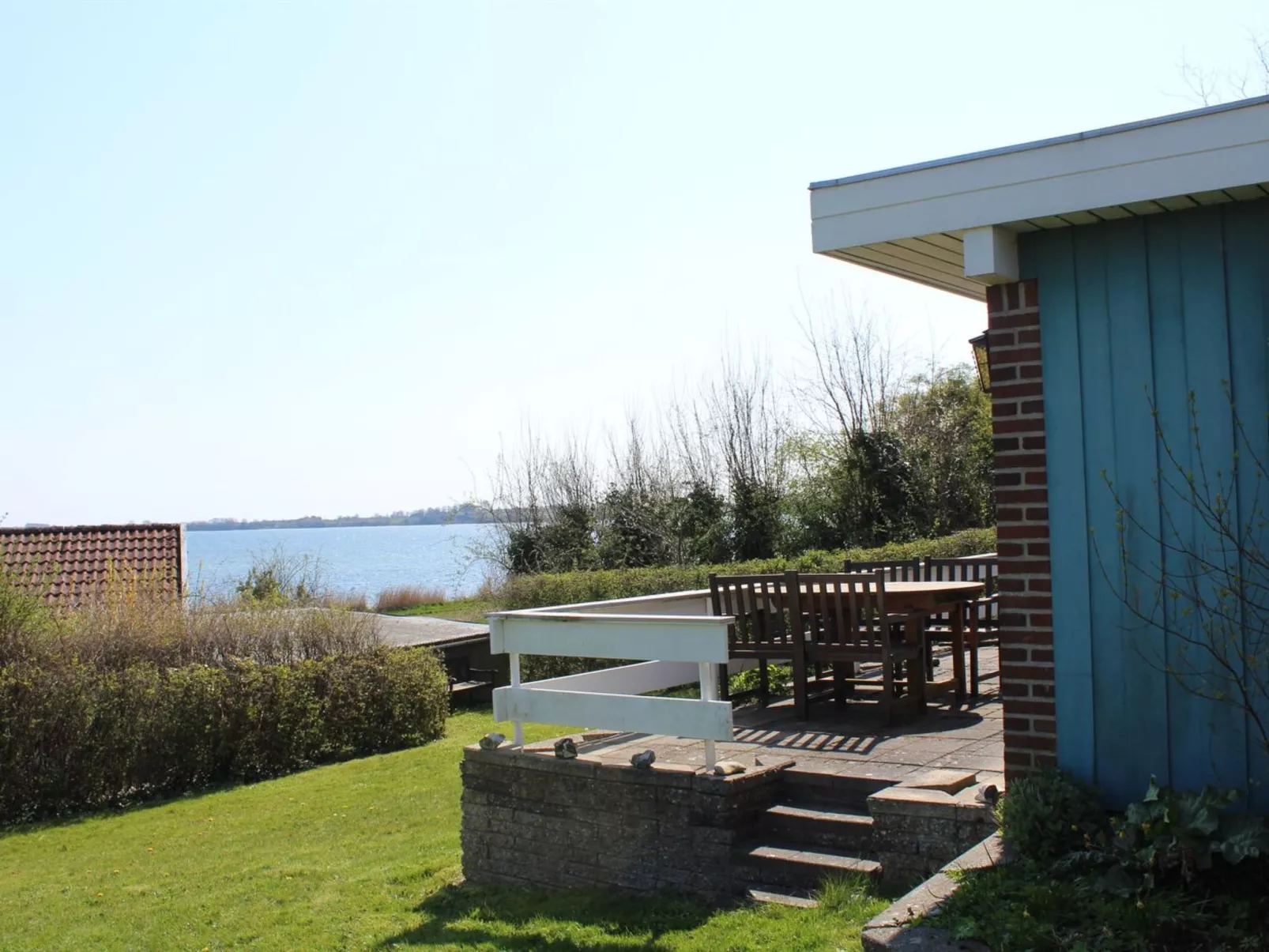 "Tekla" - 70m to the fjord-Buiten