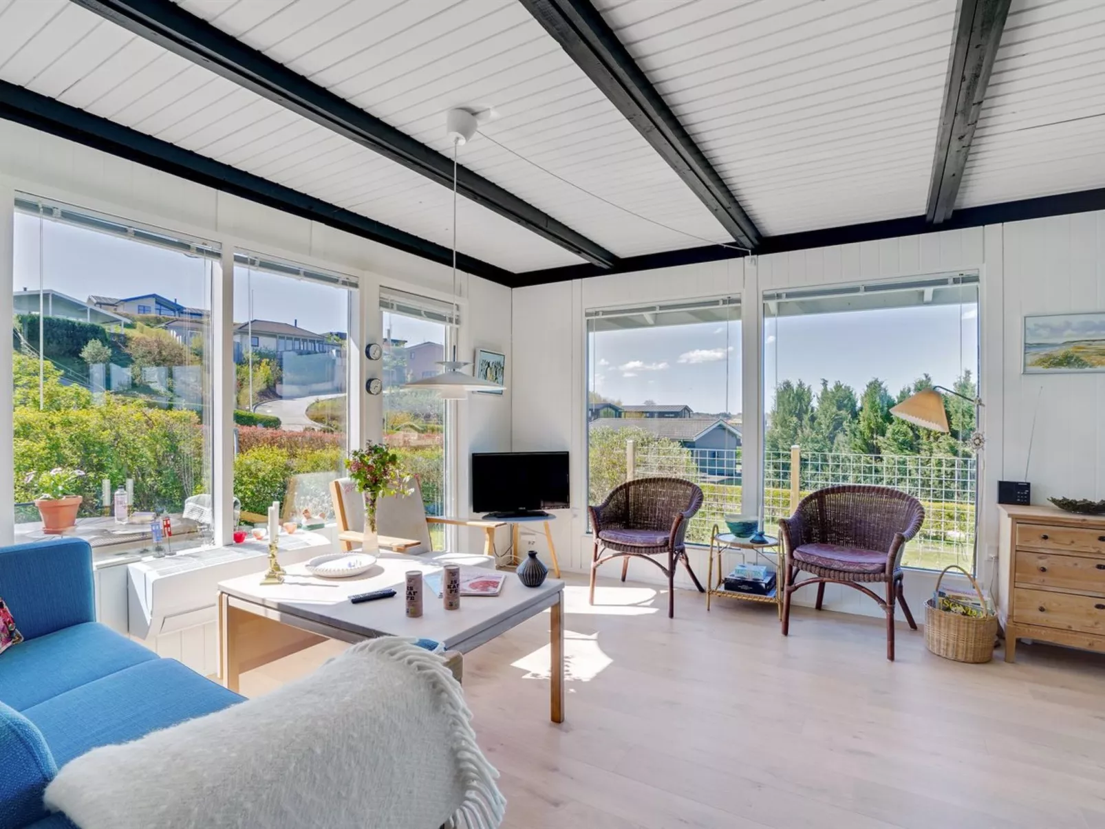 "Vasilij" - 300m to the fjord-Binnen