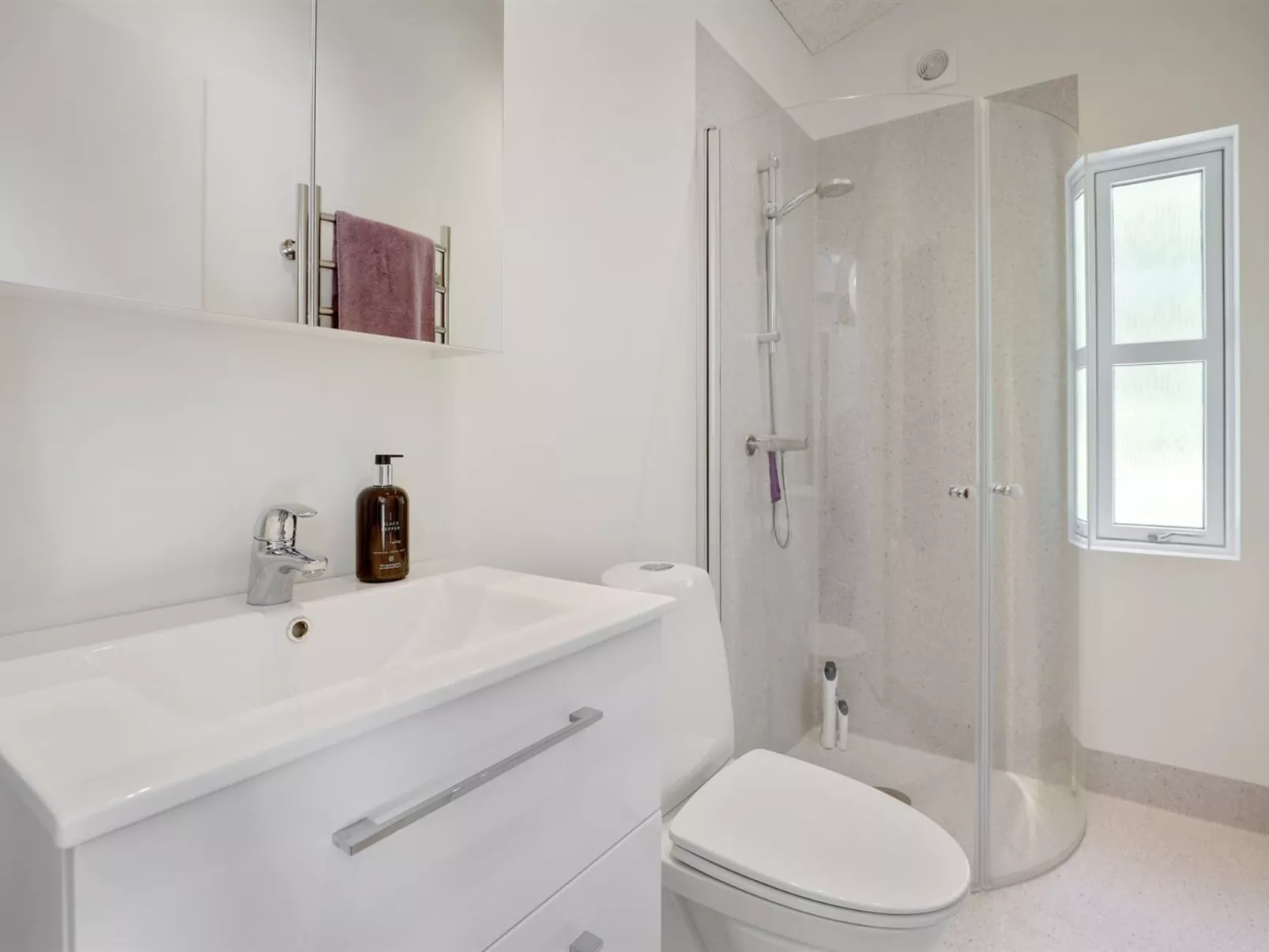 "Lisa" - 650m from the sea-Binnen