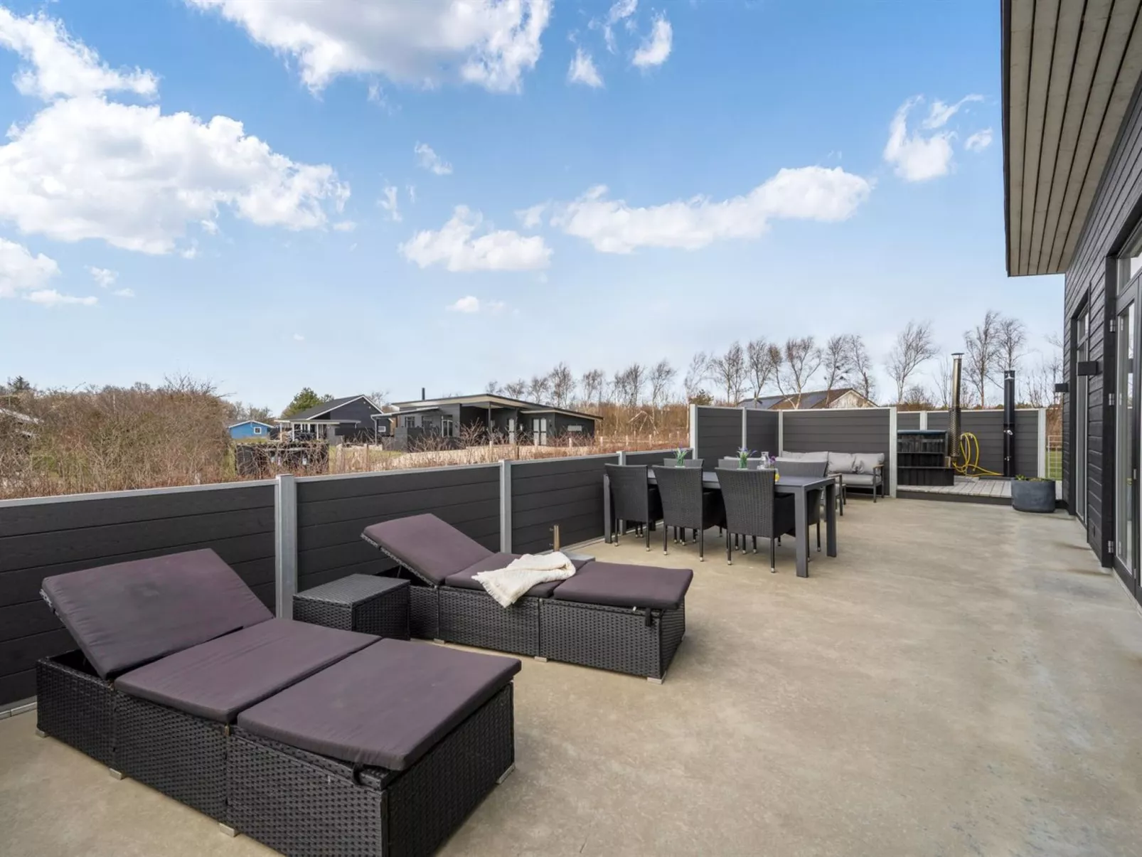 "Gela" - 1.3km to the fjord-Buiten