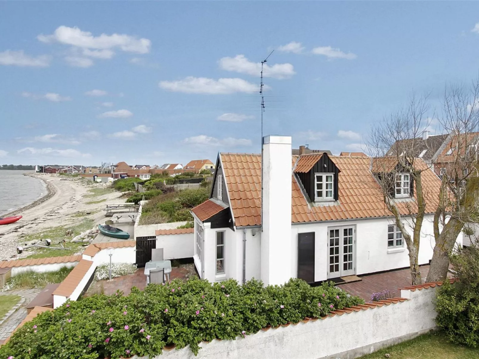 "Pauliina" - 10m to the fjord-Buiten