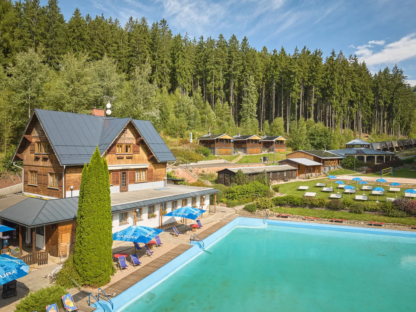 Luxe Timber Lodge & Pet Retreat-Buiten