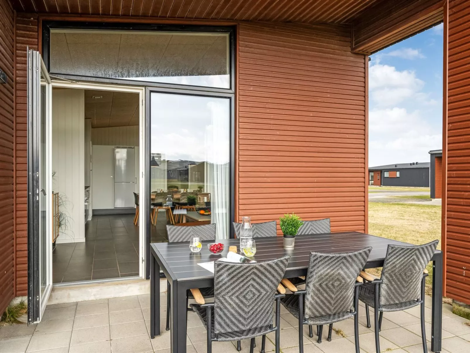 "Ilindenka" - 500m from the sea-Buiten