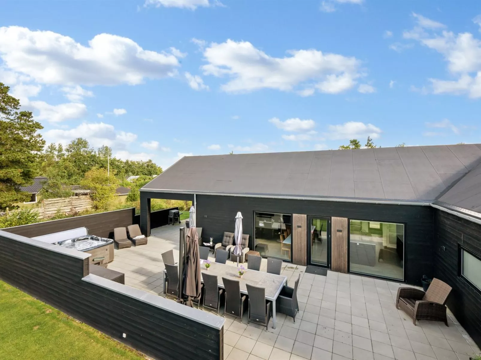 "Tinella" - 250m to the fjord-Buiten