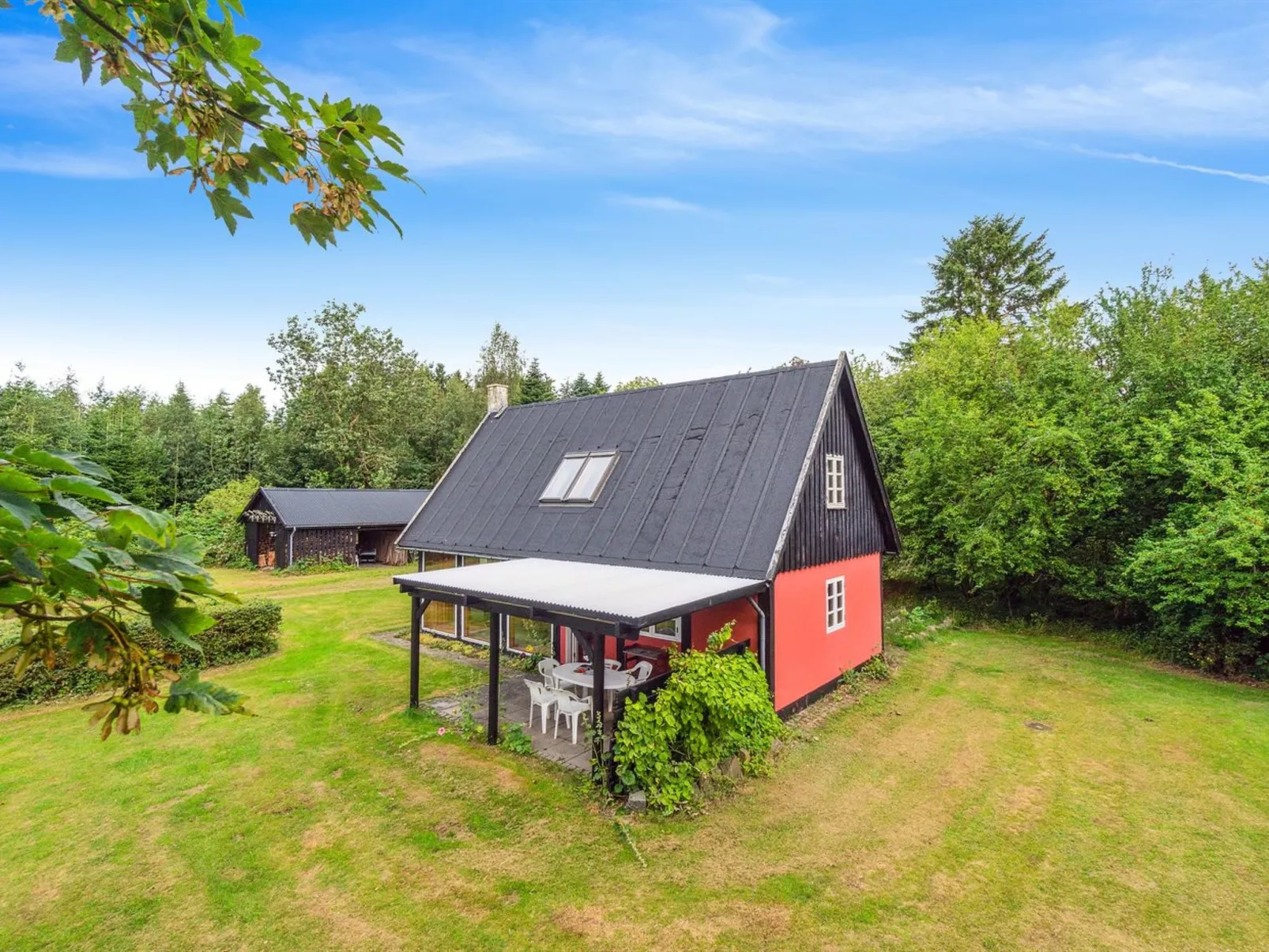 "Thana" - 8km from the sea-Buiten