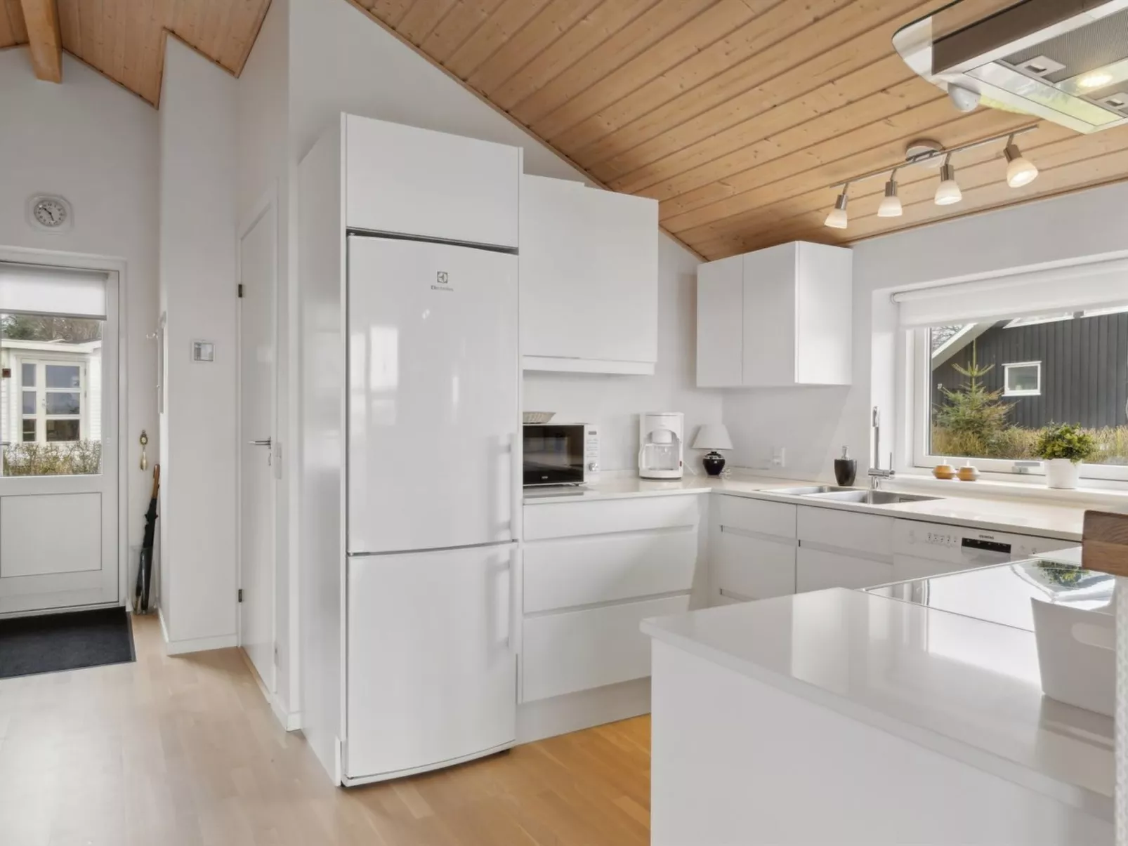 "Yvette" - 150m from the sea-Binnen