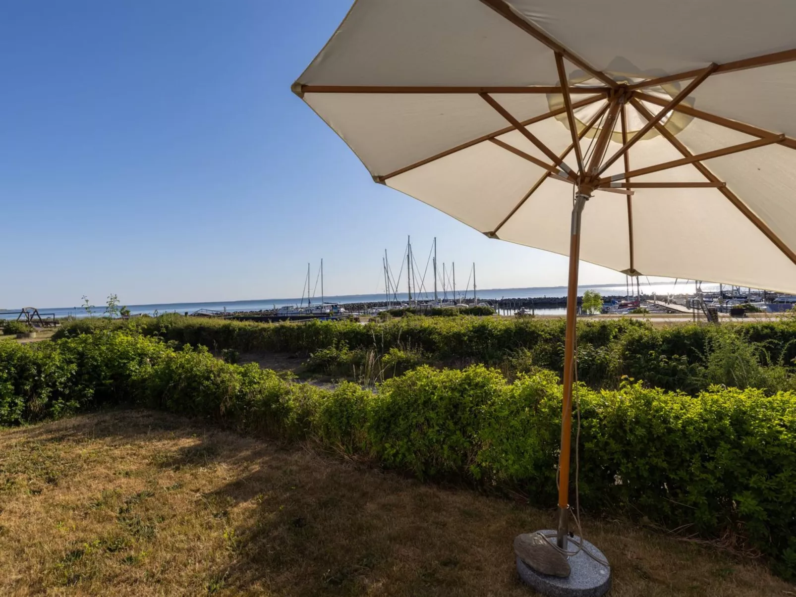 "Merete" - 50m from the sea-Buiten