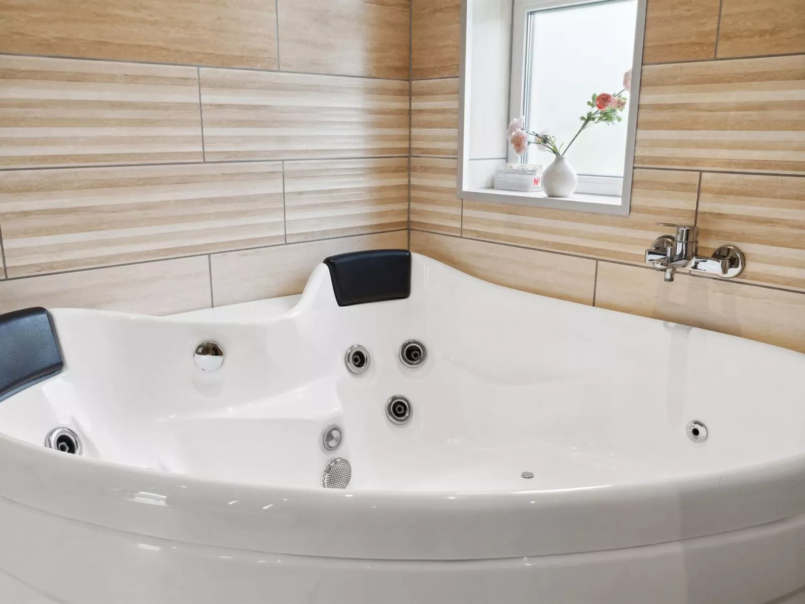 "Ronia" - 900m from the sea-Binnen