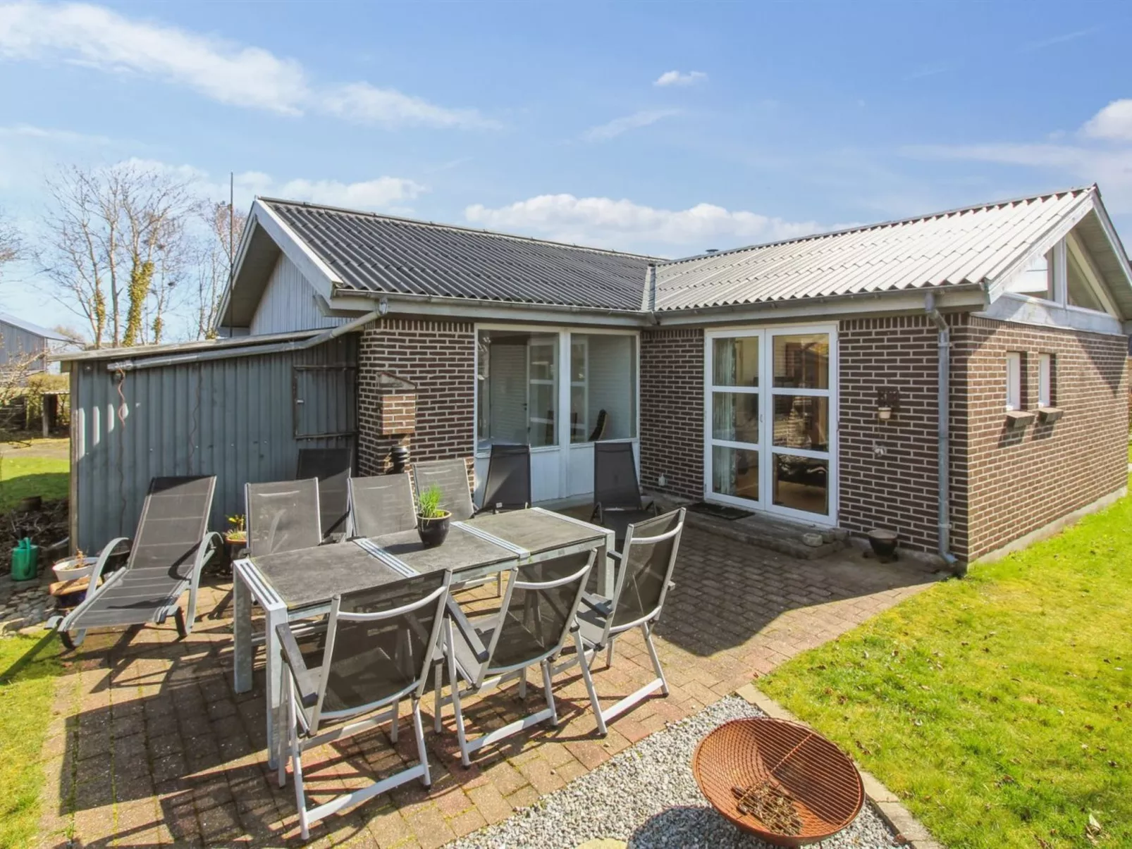 "Erle" - 1.5km from the sea-Buiten