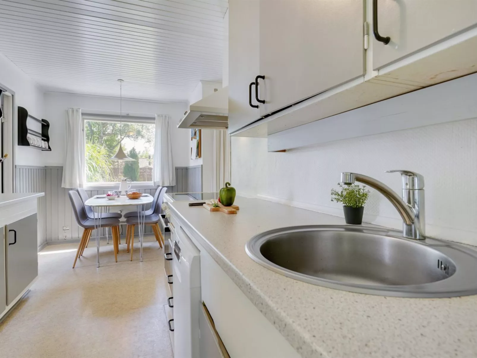 "Harri" - 700m from the sea-Binnen