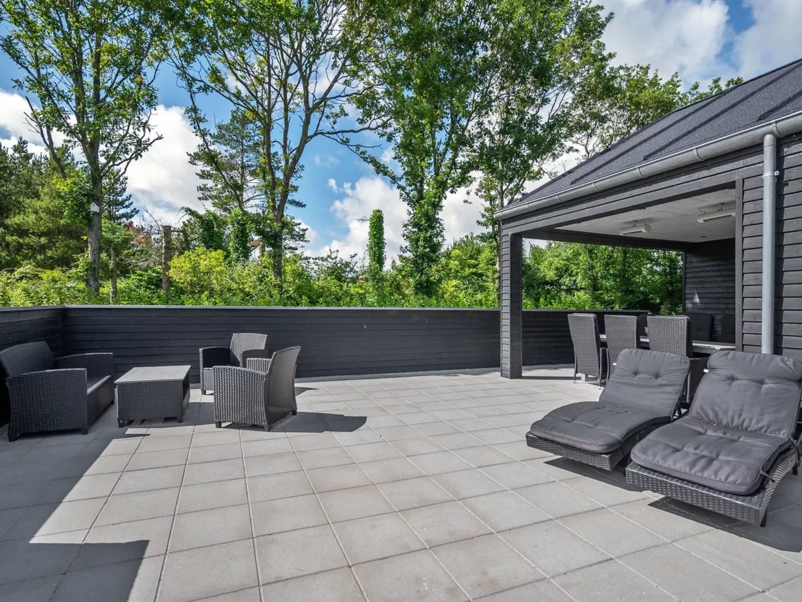 "Henrikke" - 500m to the fjord-Buiten