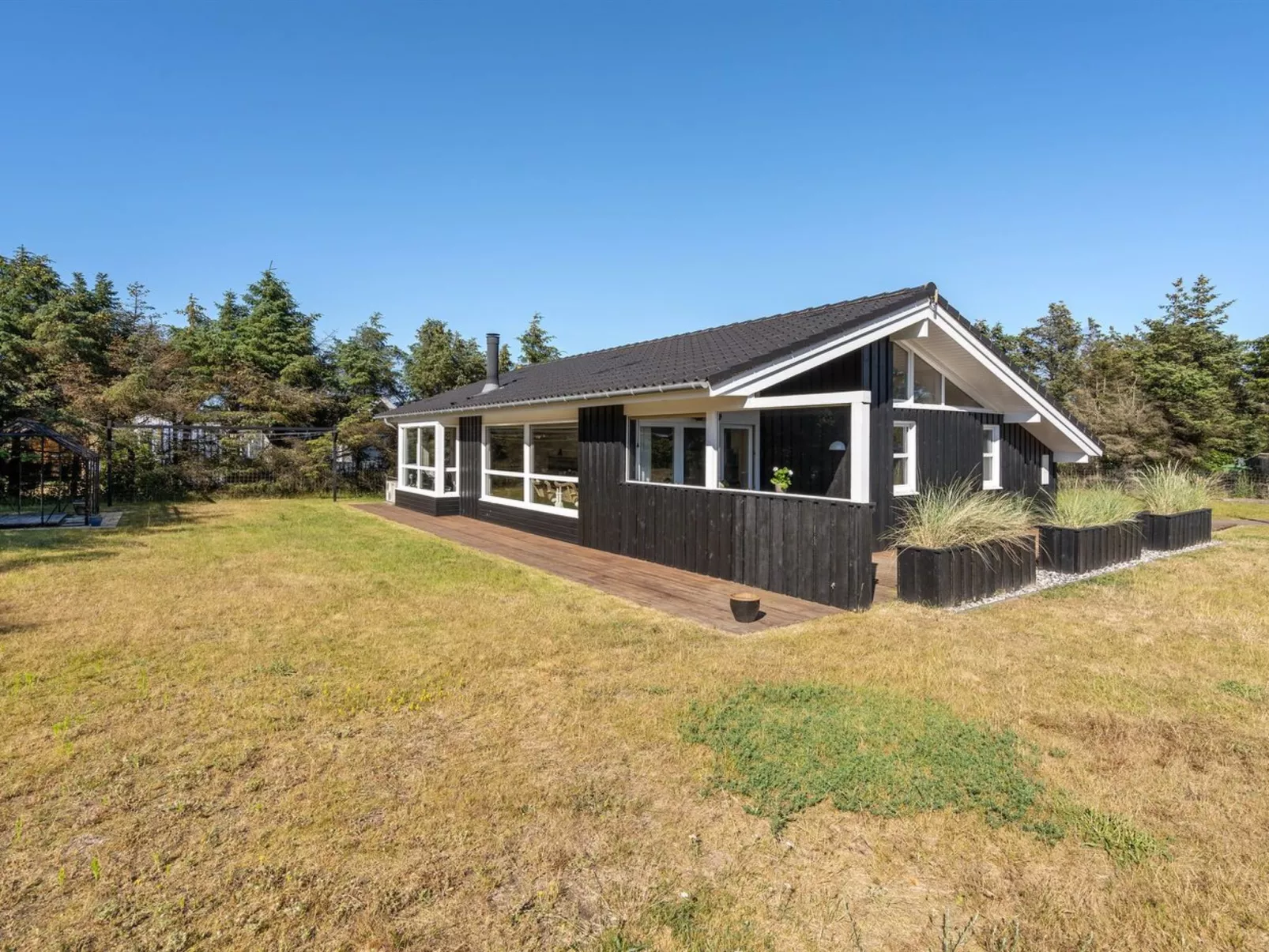 "Gun" - 450m from the sea-Buiten